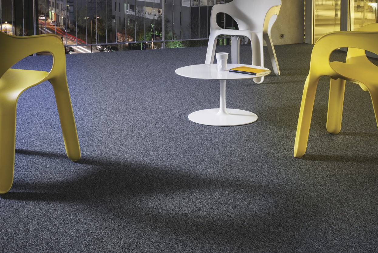 300 dpi 403Z RoomSet carpet Avenue 170 BLUE 2 web