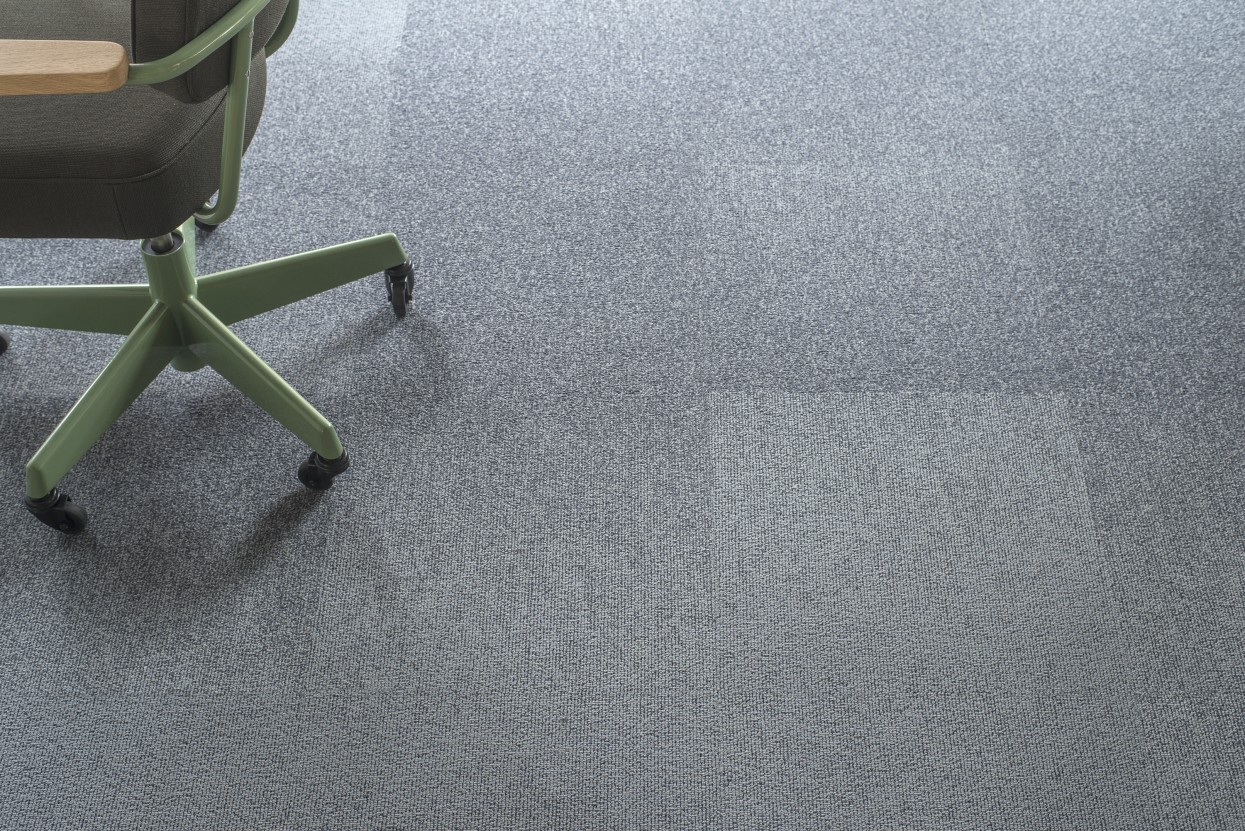 300 dpi 4A1R CloseUp carpet LAKE 930 GREY 1 web